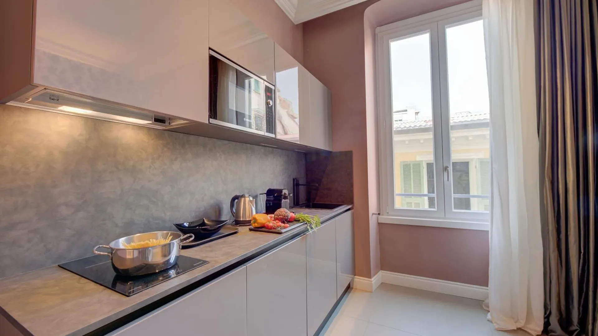 מלון דירות סנרמו Seven Suites Apartments - Via Matteotti 178
