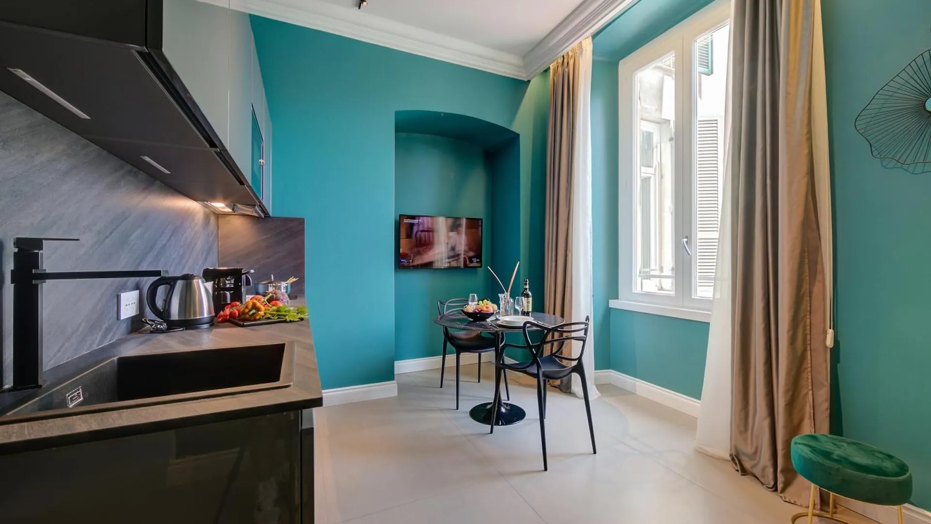מלון דירות סנרמו Seven Suites Apartments - Via Matteotti 178
